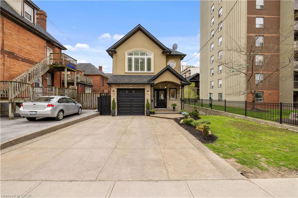 199 Hunter Street W Property Photo 45