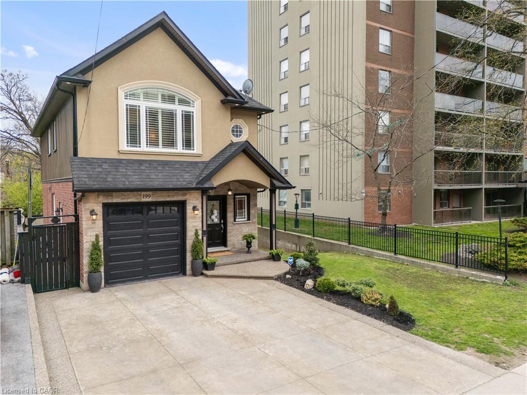 199 Hunter Street W Property Photo 47