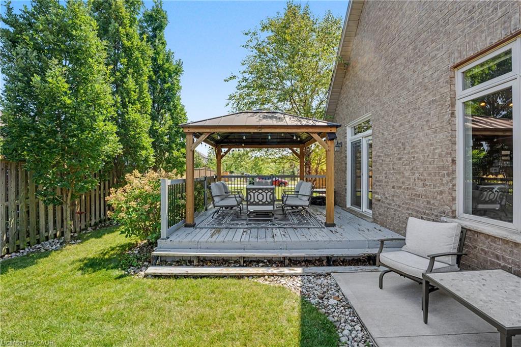12 Silverwood Avenue Property Photo 35