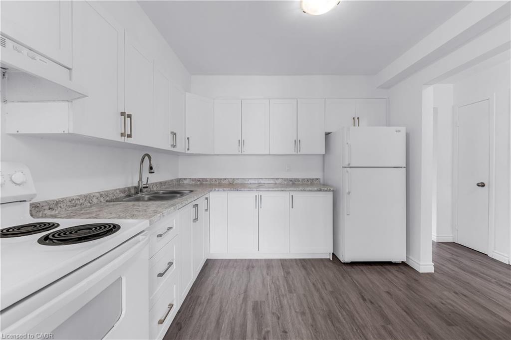 284-100 Brownleigh Avenue Property Photo 5