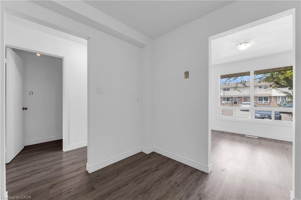 284-100 Brownleigh Avenue Property Photo 7