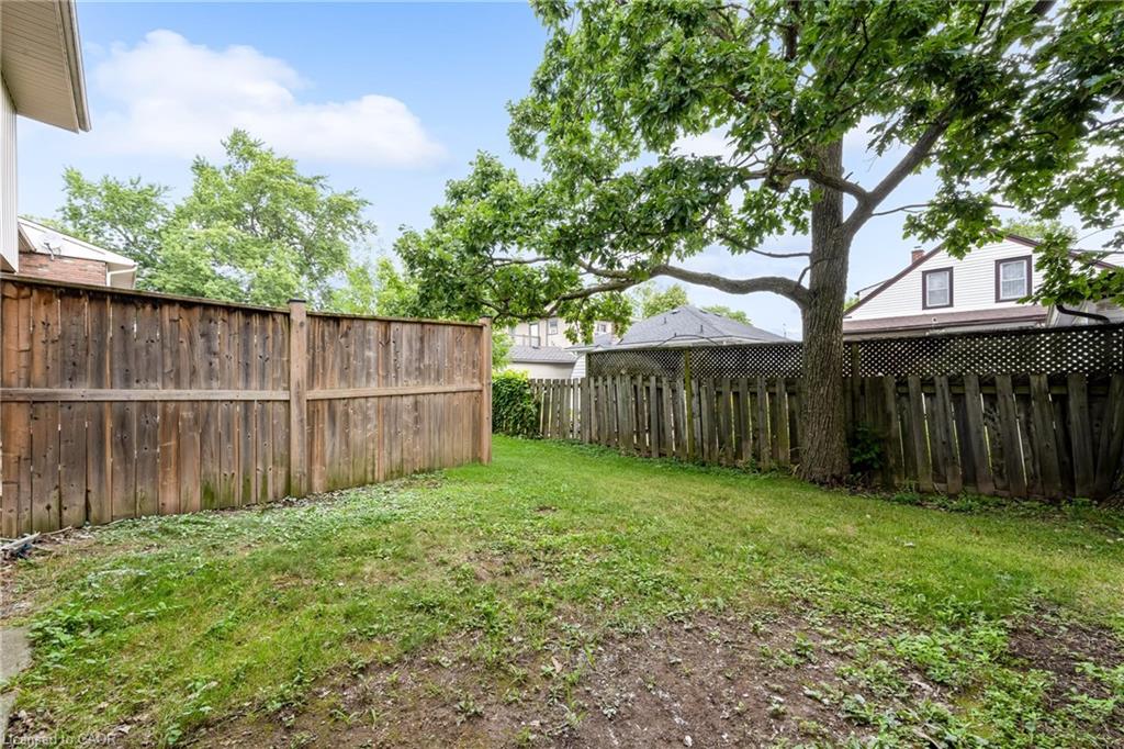 284-100 Brownleigh Avenue Property Photo 23