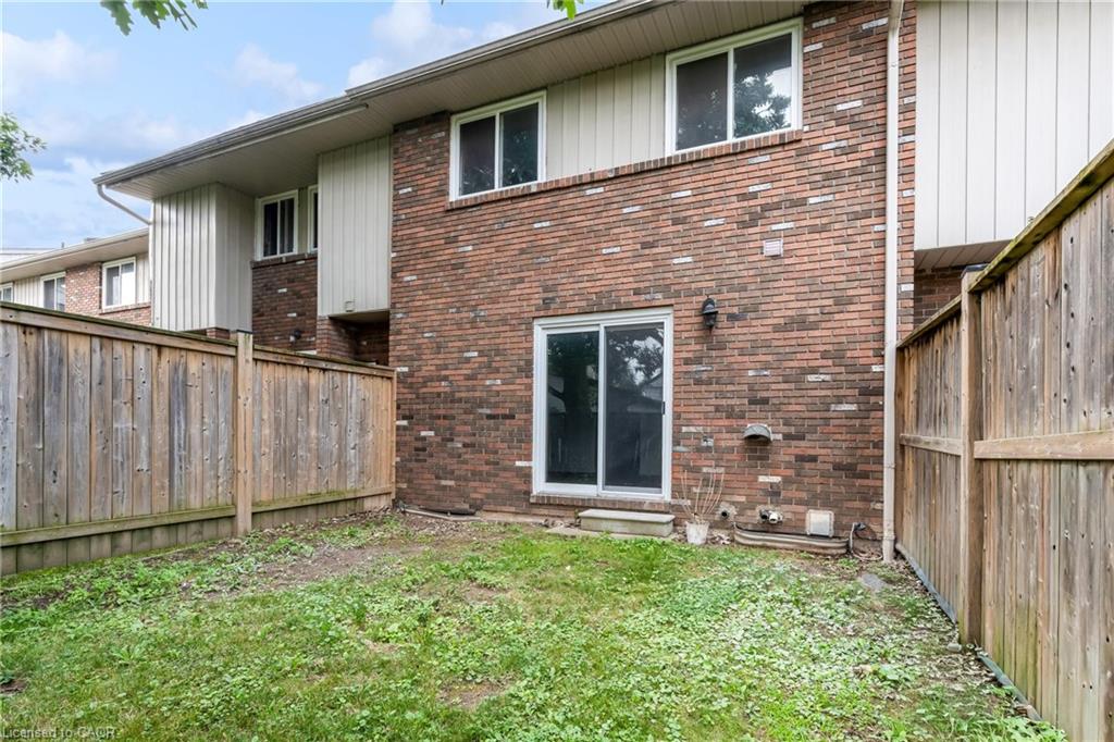 284-100 Brownleigh Avenue Property Photo 24