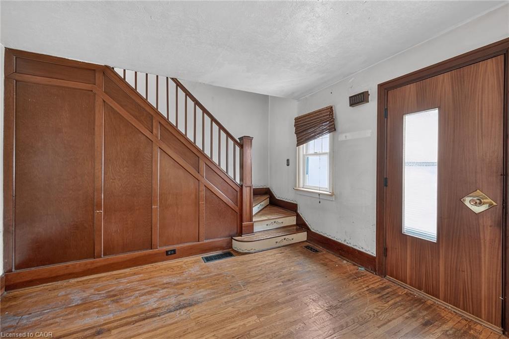232 Cedar Street Property Photo 5