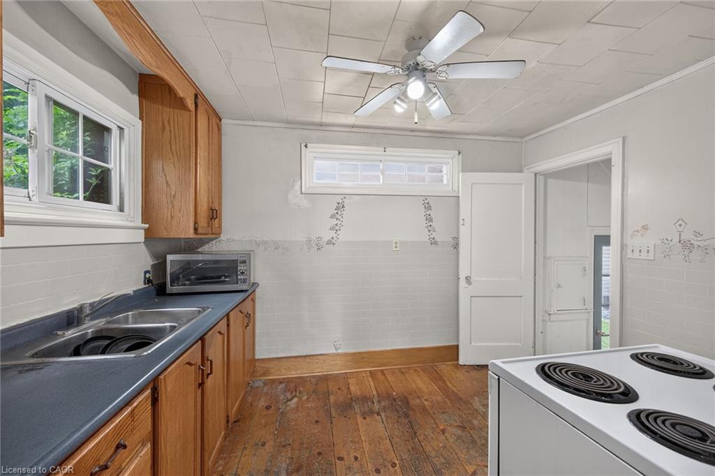 232 Cedar Street Property Photo 14