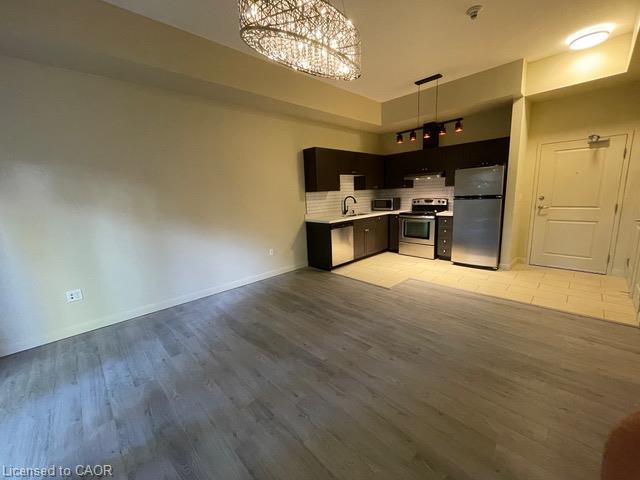 208-76 Sydney Street S Property Photo 7