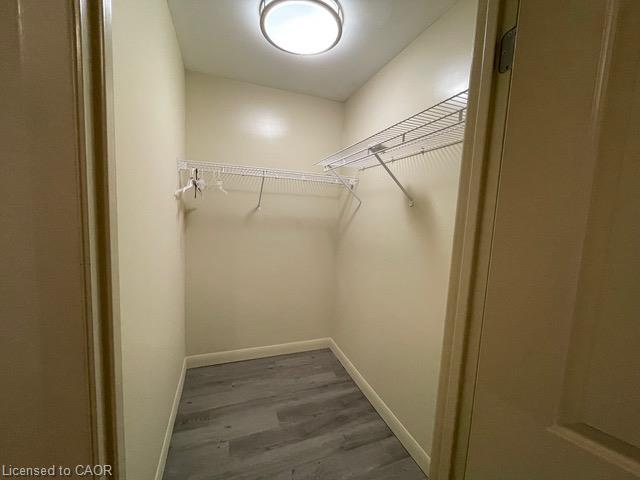208-76 Sydney Street S Property Photo 16