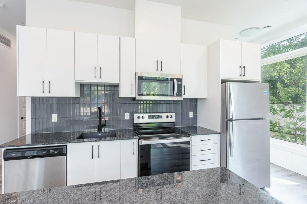 102-103 Roger Street Property Photo 16