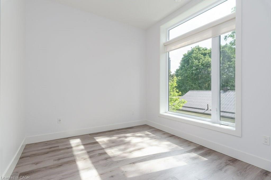 102-103 Roger Street Property Photo 20