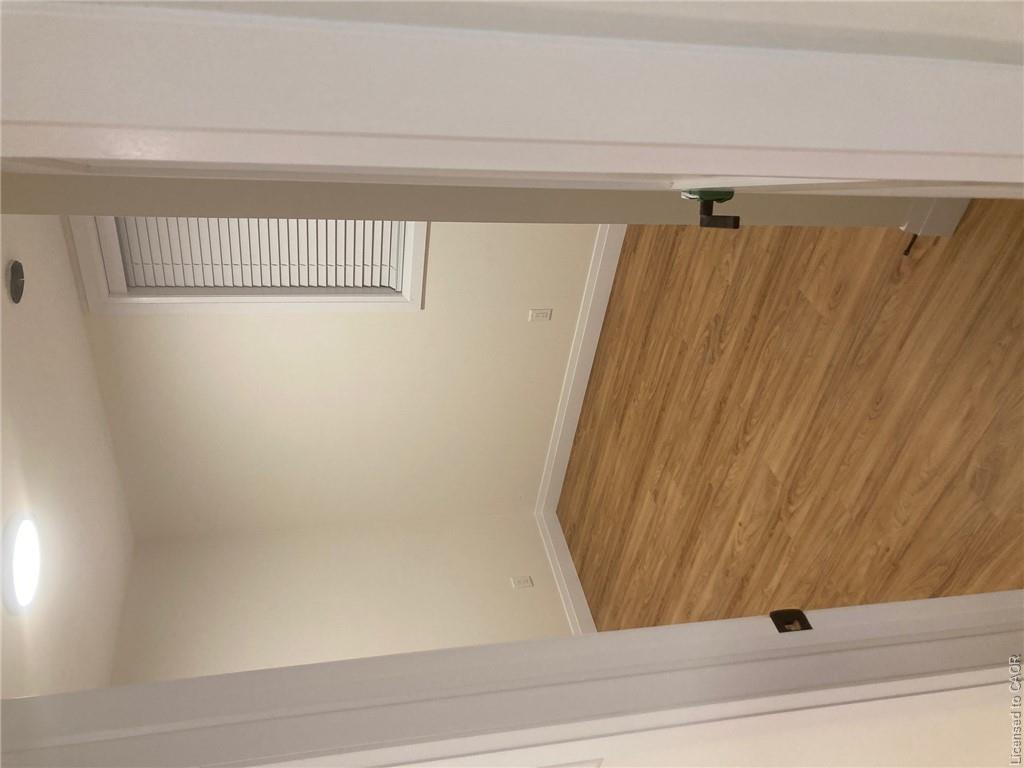 33 Church Street E Property Photo 9