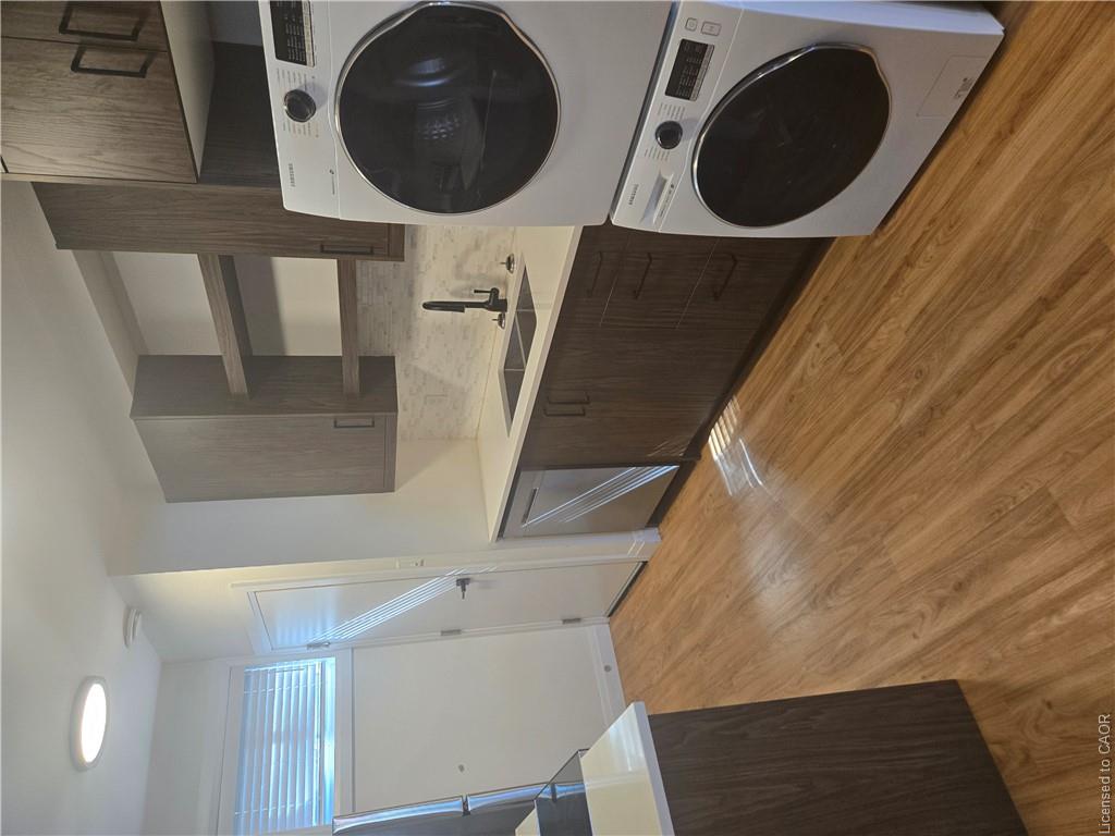 33 Church Street E Property Photo 14