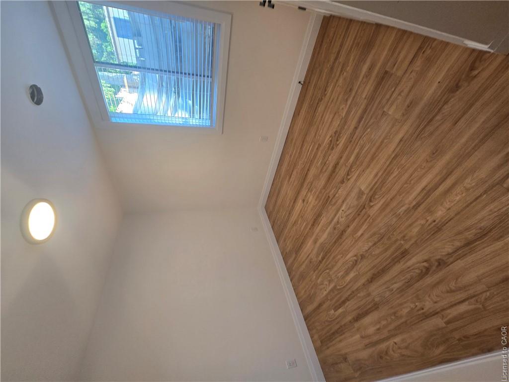 33 Church Street E Property Photo 15
