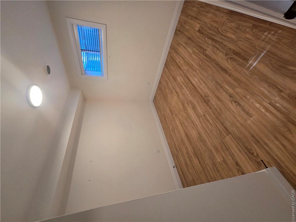 33 Church Street E Property Photo 16