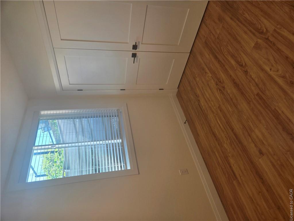 33 Church Street E Property Photo 17