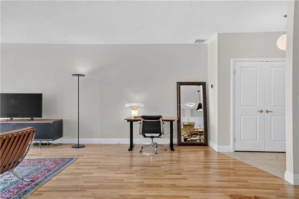 210-165 Duke Street E Property Photo 19