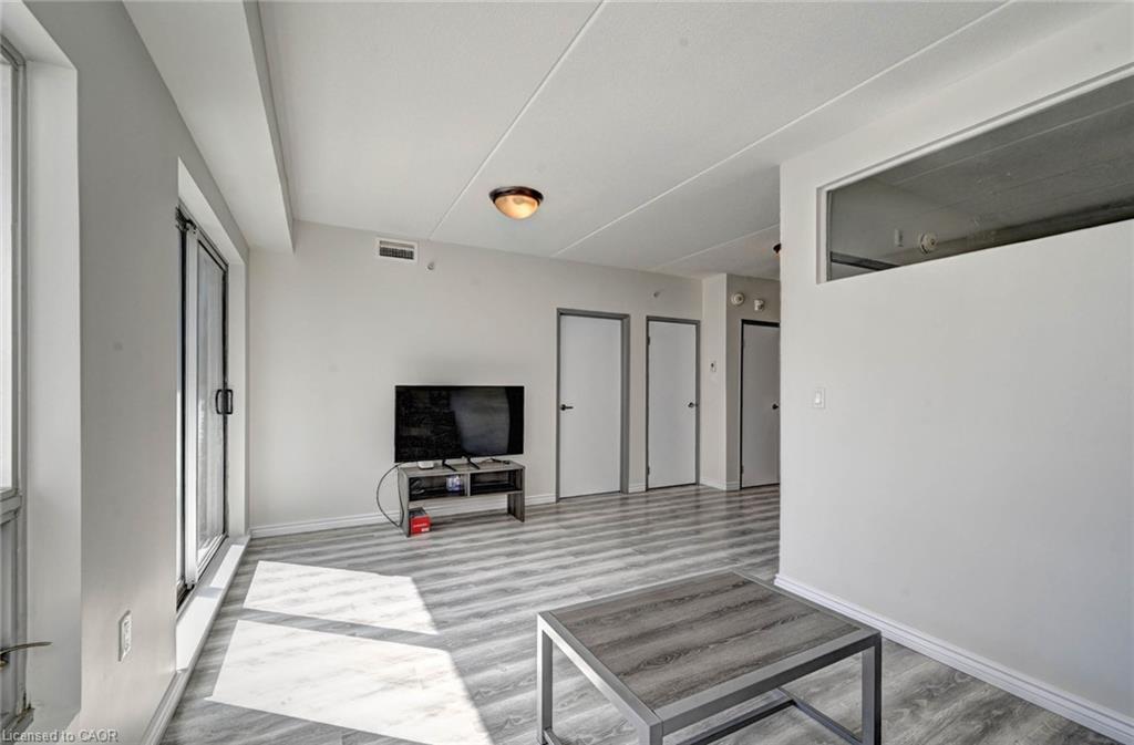 F209-275 Larch Street Property Photo 10