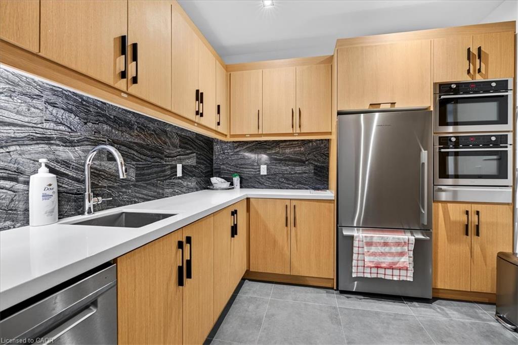 203-1441 Elgin Street Property Photo 33