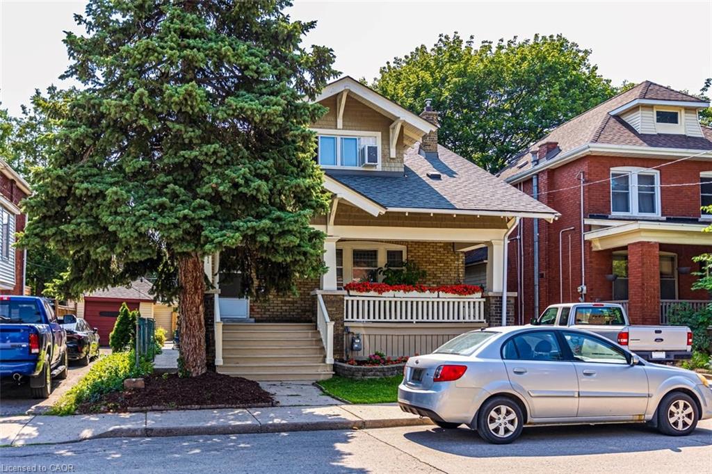 121 Eastbourne Avenue Property Photo 2