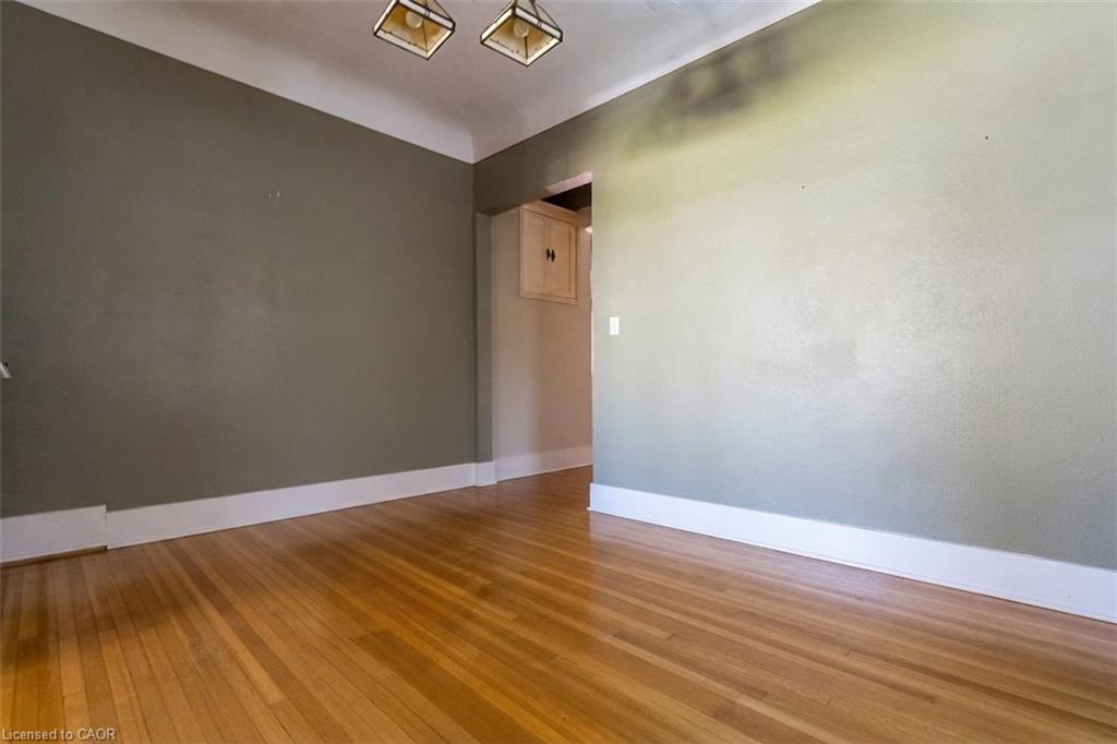 121 Eastbourne Avenue Property Photo 12