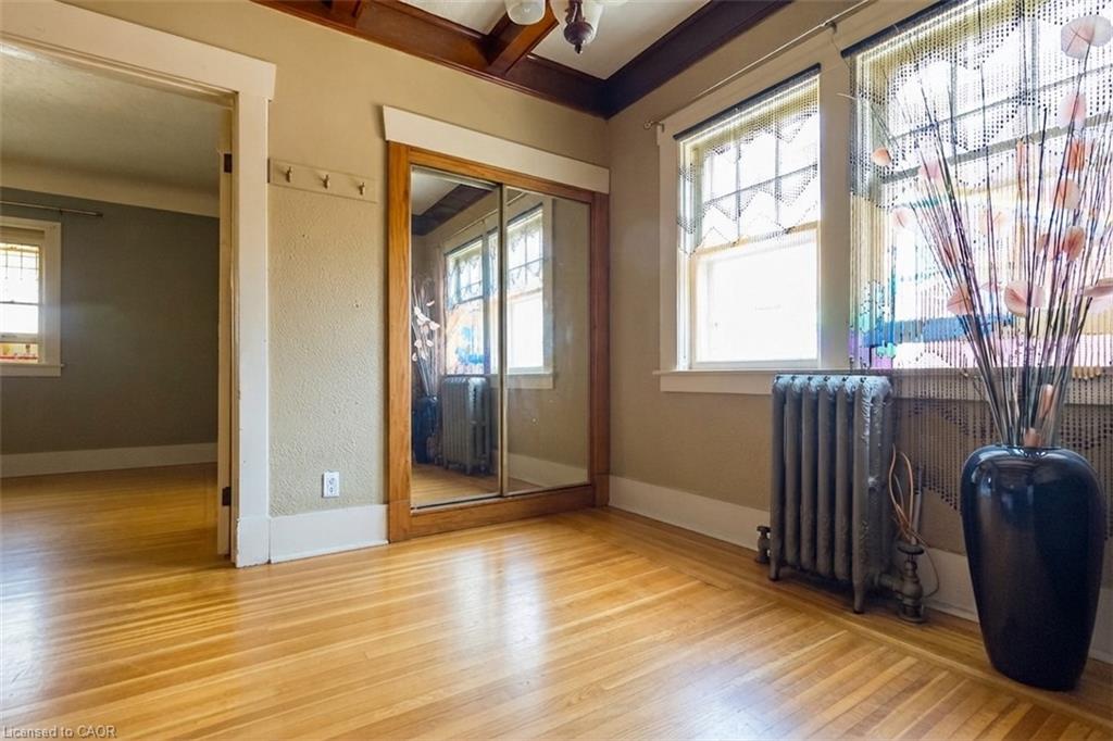 121 Eastbourne Avenue Property Photo 15
