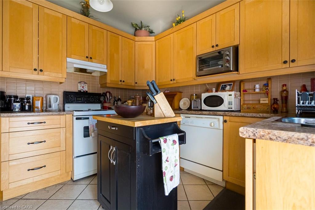 121 Eastbourne Avenue Property Photo 20
