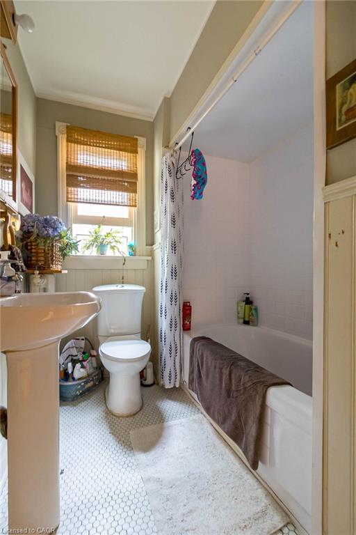 121 Eastbourne Avenue Property Photo 23