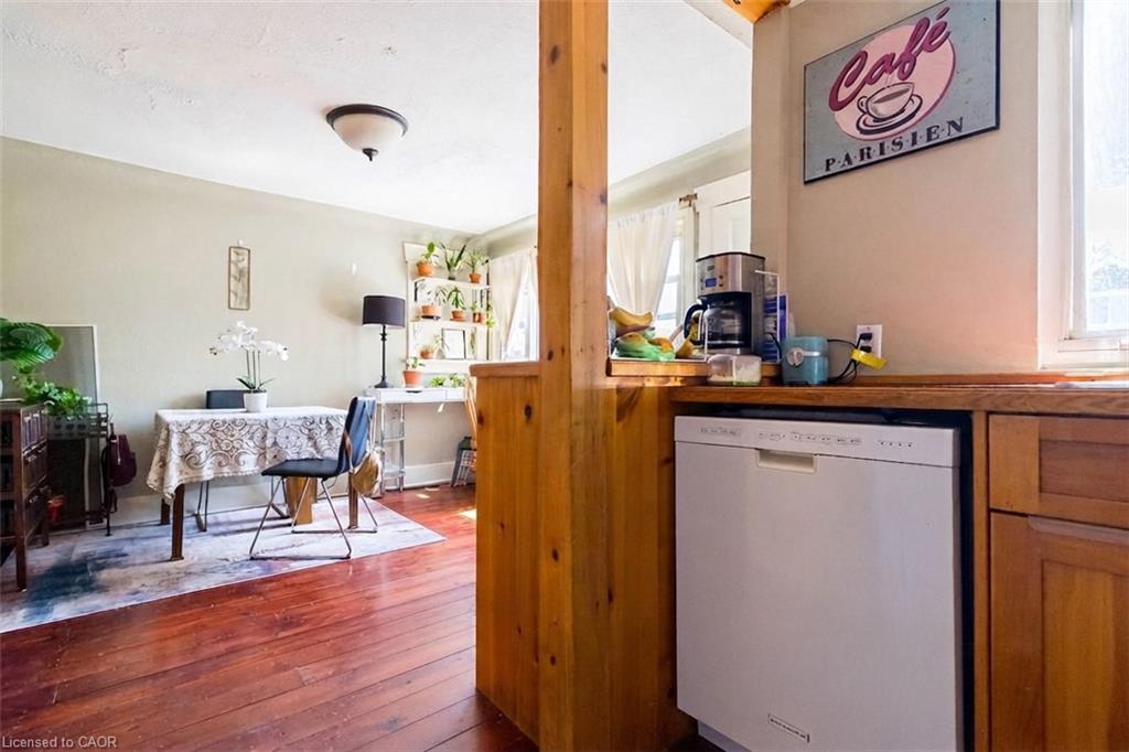 121 Eastbourne Avenue Property Photo 31
