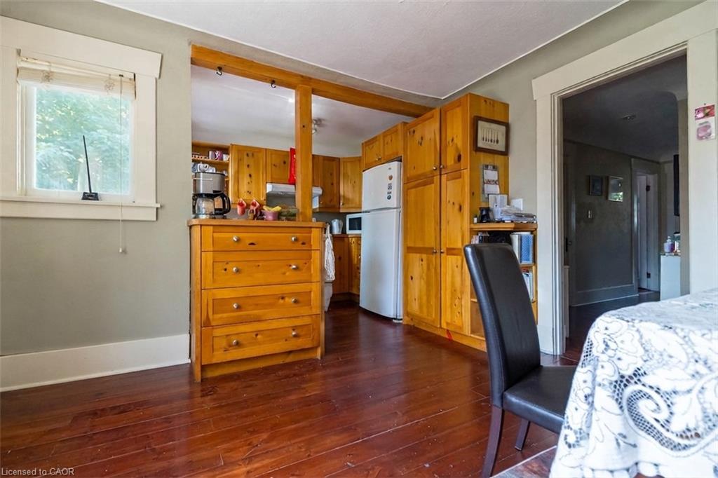 121 Eastbourne Avenue Property Photo 32