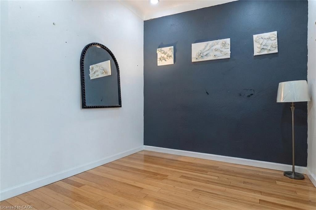 121 Eastbourne Avenue Property Photo 37