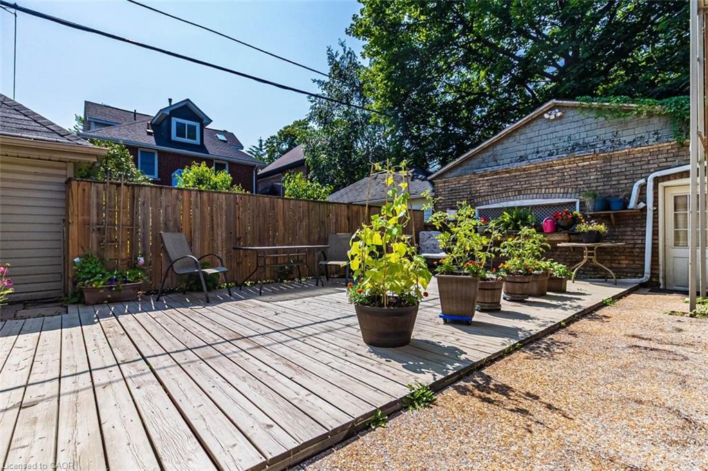 121 Eastbourne Avenue Property Photo 44