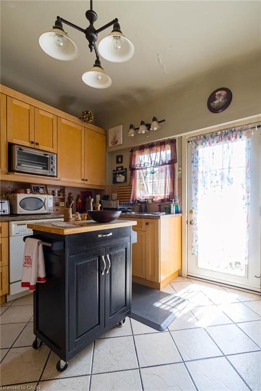 121 Eastbourne Avenue Property Photo 19