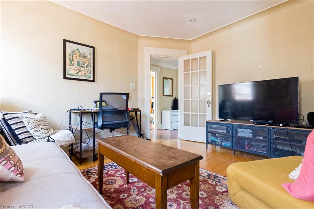 121 Eastbourne Avenue Property Photo 28