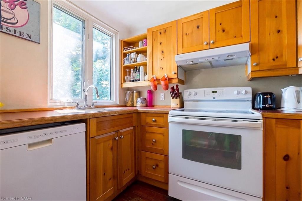 121 Eastbourne Avenue Property Photo 31