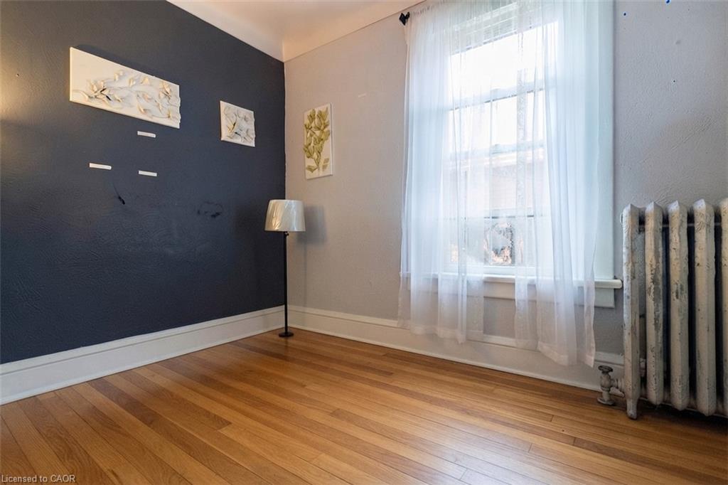 121 Eastbourne Avenue Property Photo 36
