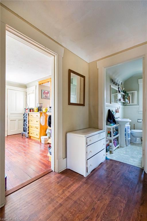 121 Eastbourne Avenue Property Photo 39