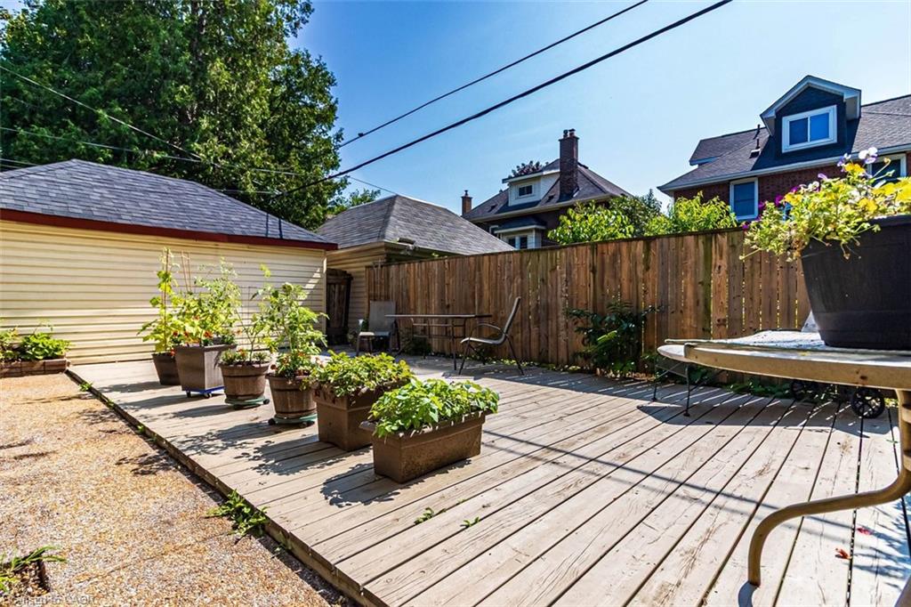 121 Eastbourne Avenue Property Photo 45