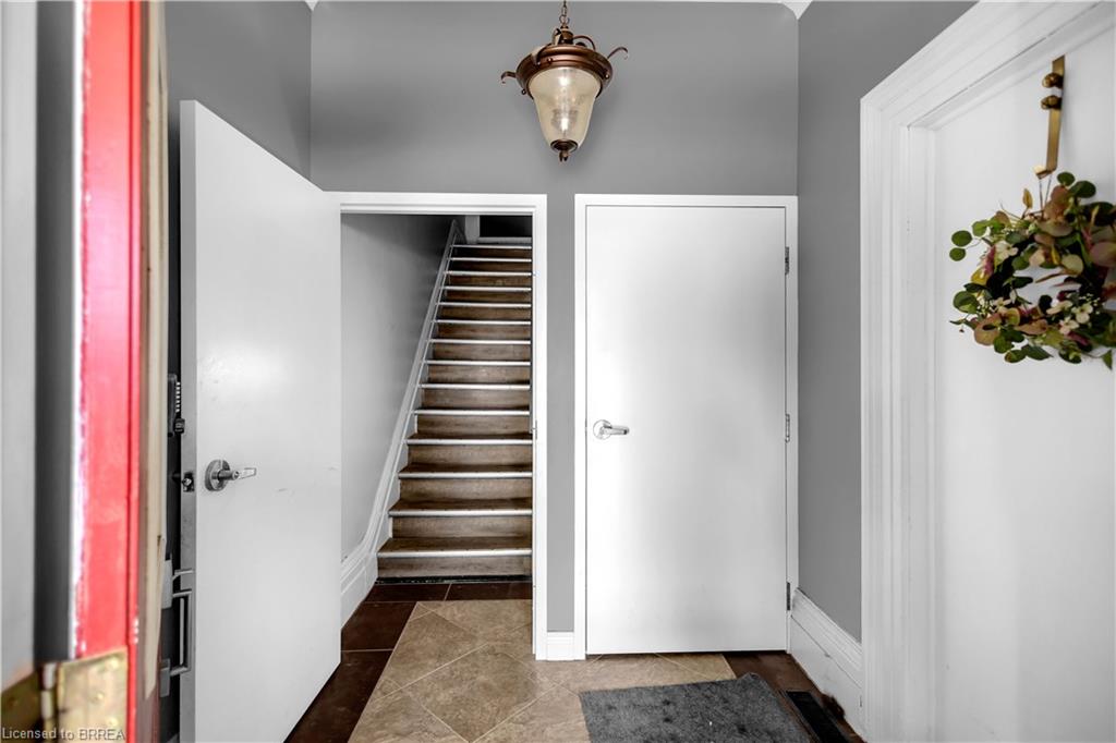 107 Brant Avenue Property Photo 6