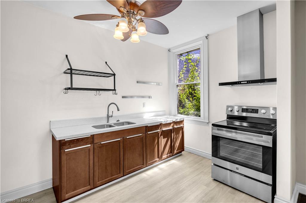 107 Brant Avenue Property Photo 8