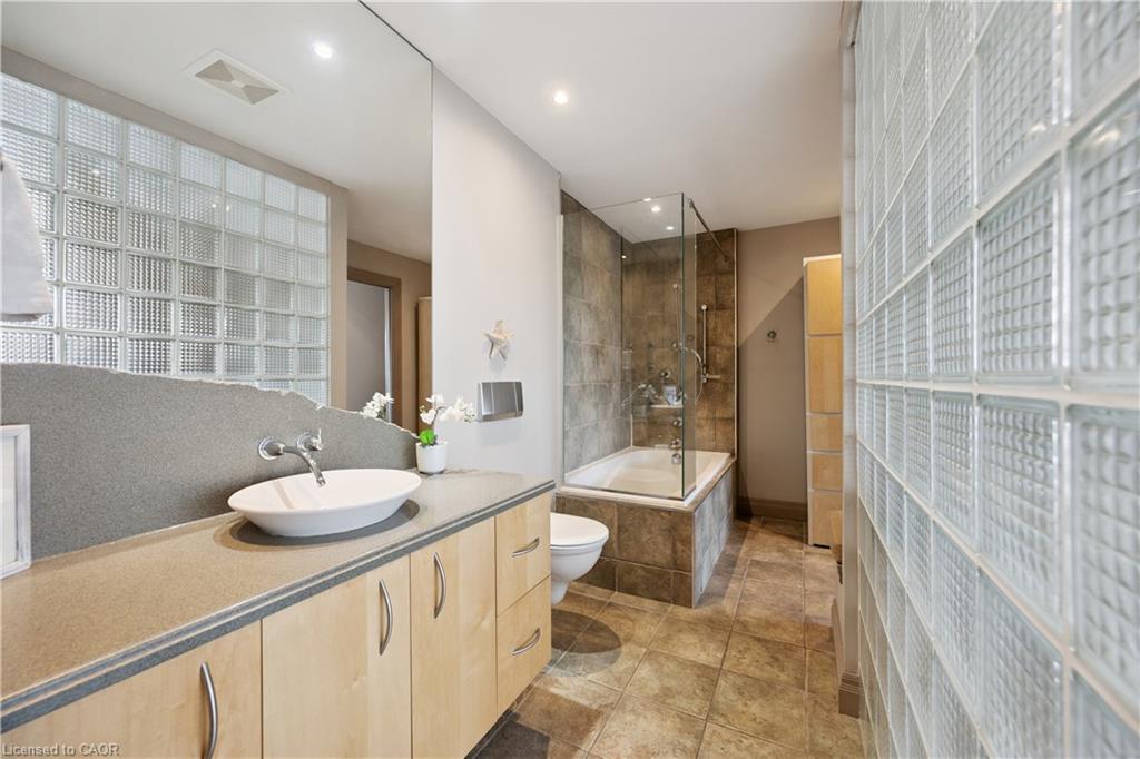 329-36 Hayhurst Road Property Photo 20