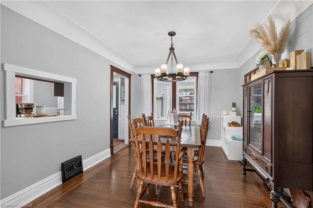 147 Melrose Avenue N Property Photo 5