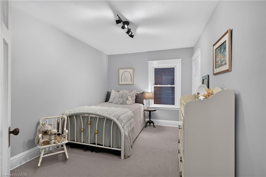 147 Melrose Avenue N Property Photo 15