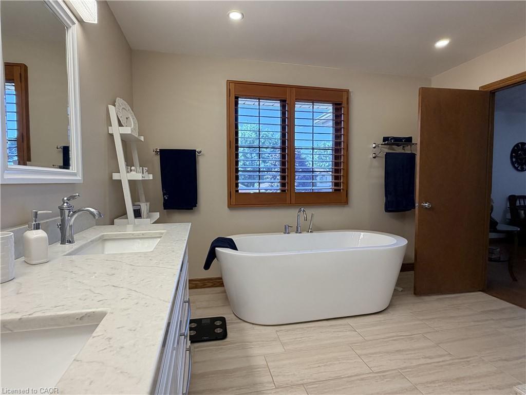 7 Mann Avenue Property Photo 28
