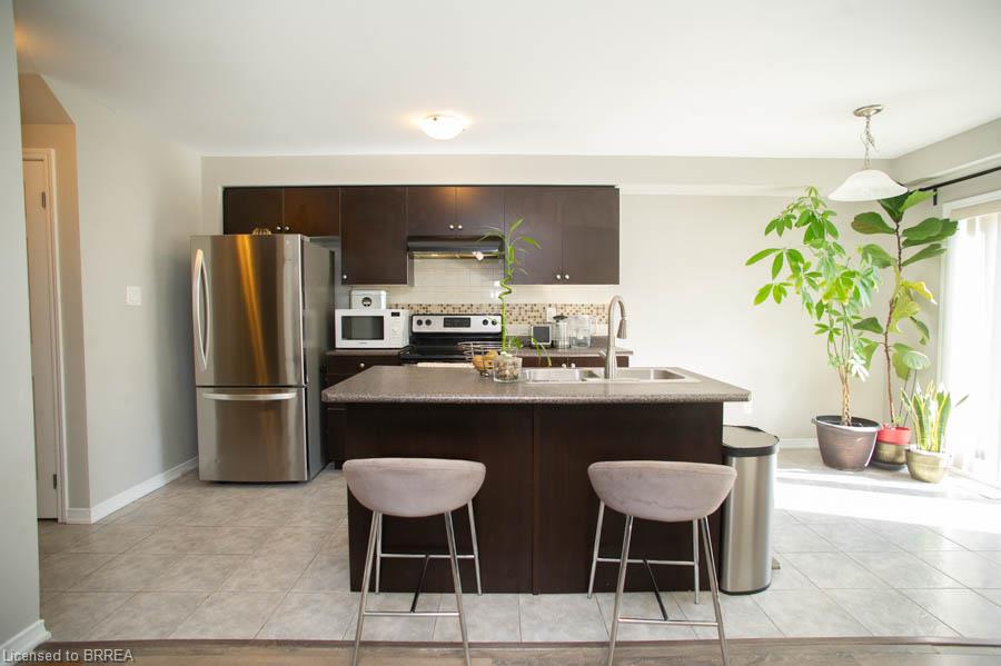 153 English Lane Property Photo 4