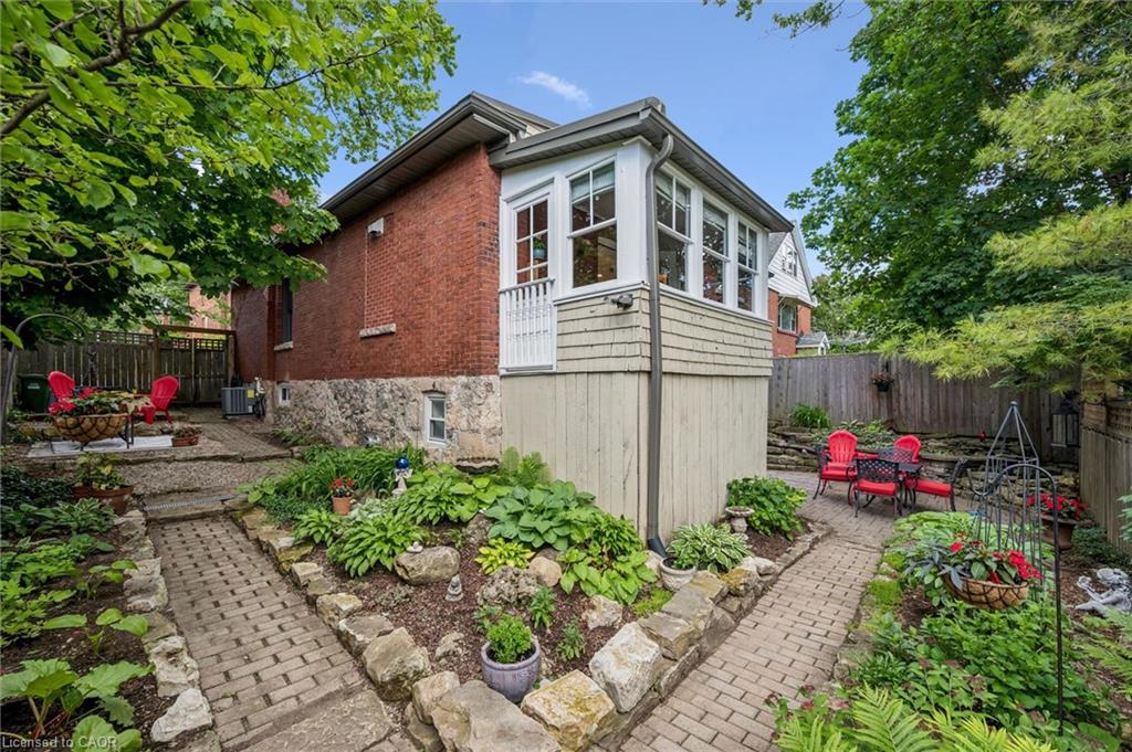 164 King Street Property Photo 38