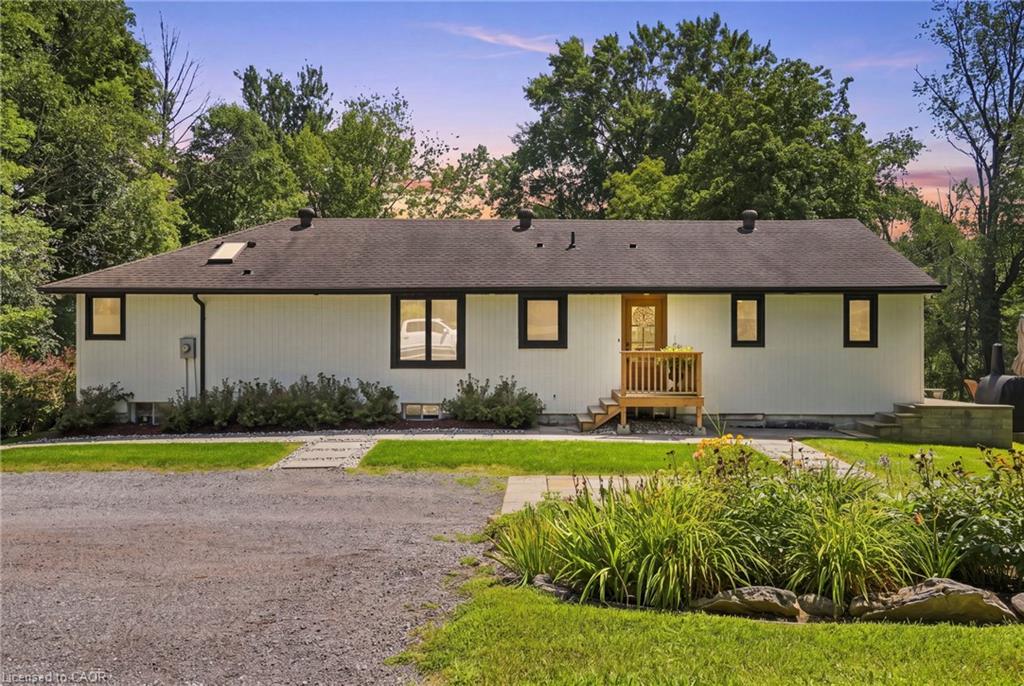 1095 Governors Road Property Photo 1