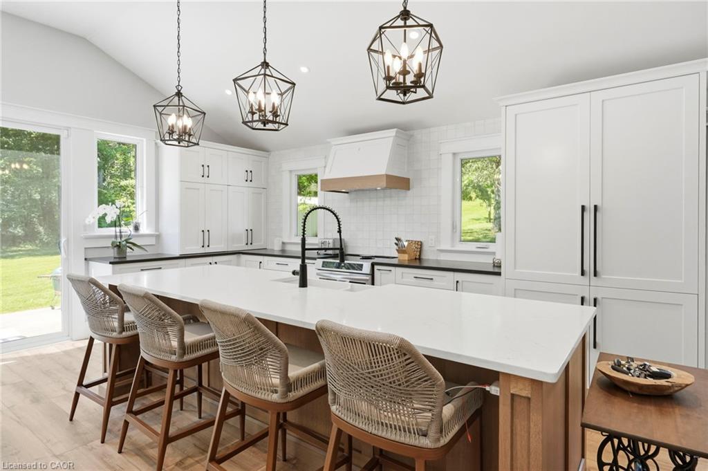 1095 Governors Road Property Photo 11
