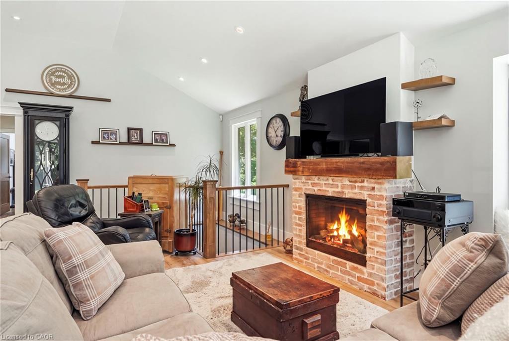 1095 Governors Road Property Photo 16
