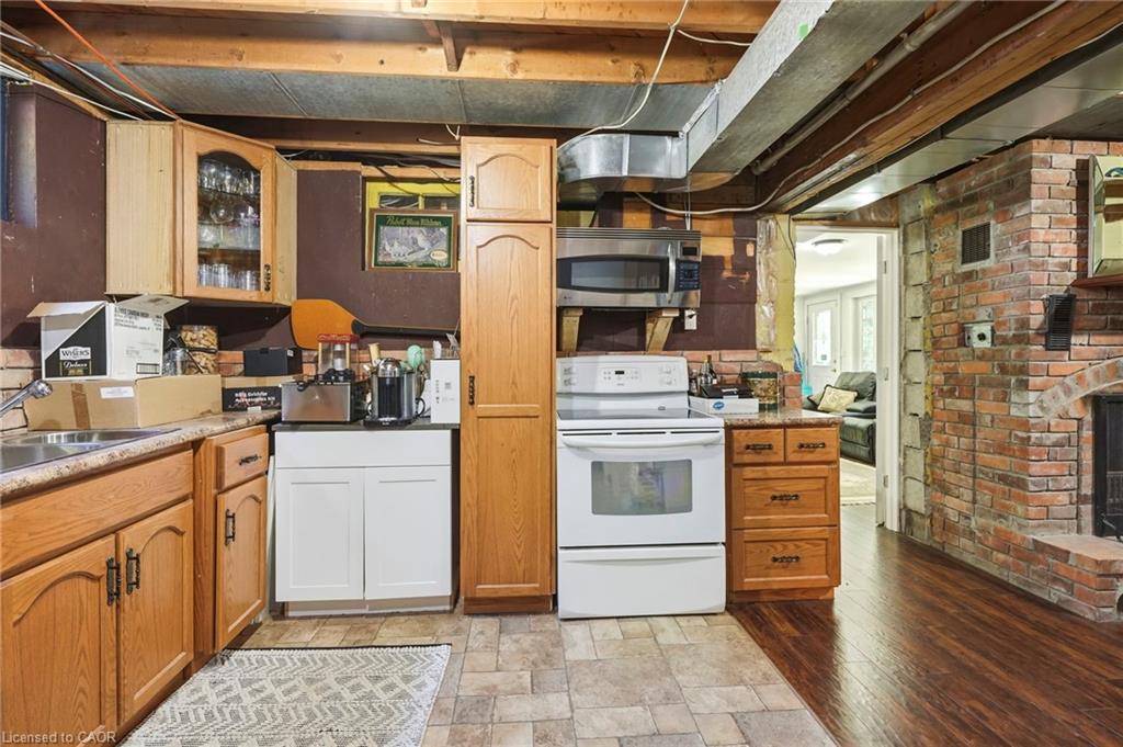 1095 Governors Road Property Photo 32