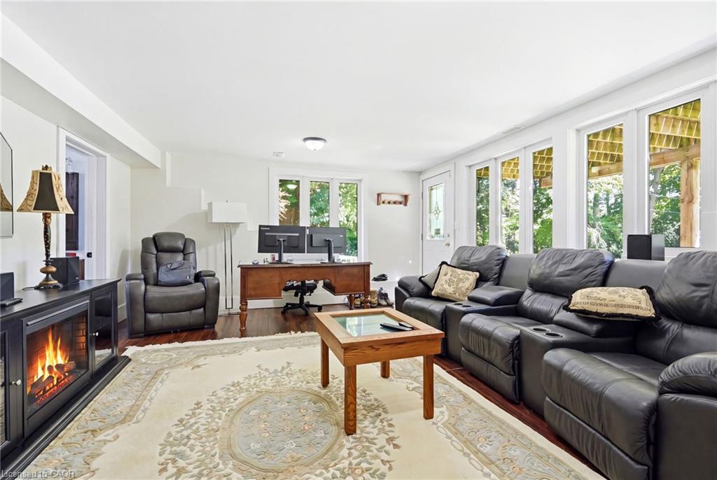 1095 Governors Road Property Photo 34