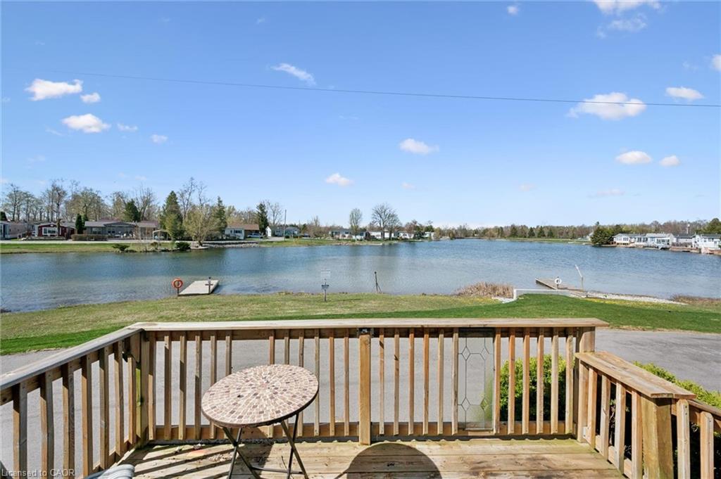 27 Trillium Beach Drive Property Photo 1